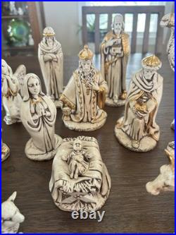 Vintage HOLLAND Mold Nativity Set Scene Ceramic Hand Painted 18 Piece